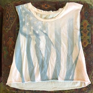 American Eagle size small American Flag crop too